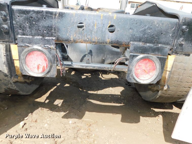 image for item DK8580 2005 International 9900i  semi truck