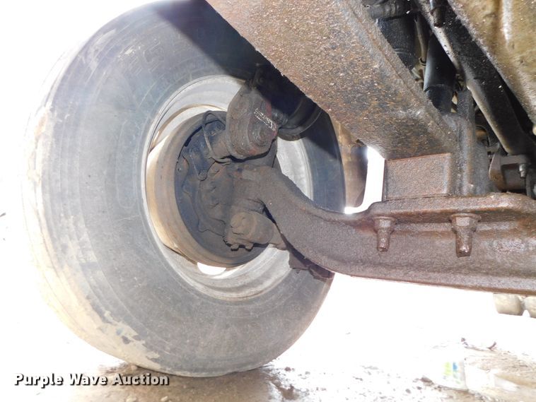 image for item DK8580 2005 International 9900i  semi truck