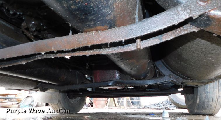 image for item DK8580 2005 International 9900i  semi truck