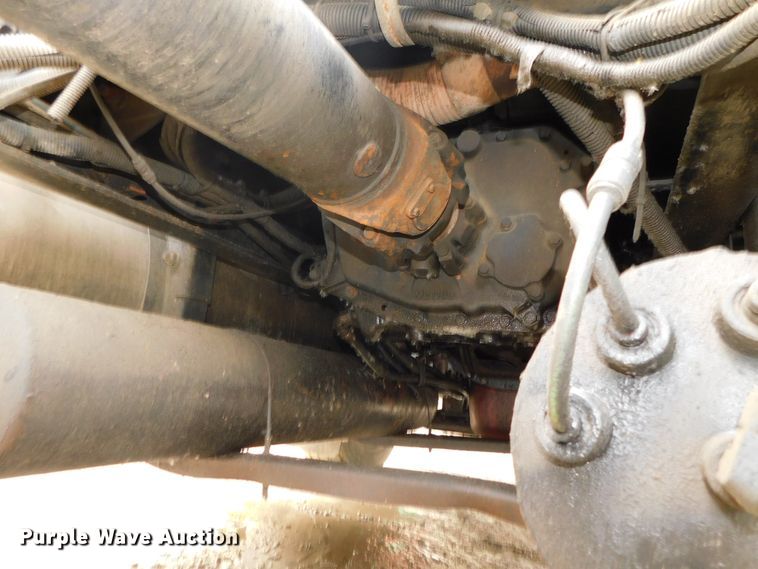 image for item DK8580 2005 International 9900i  semi truck