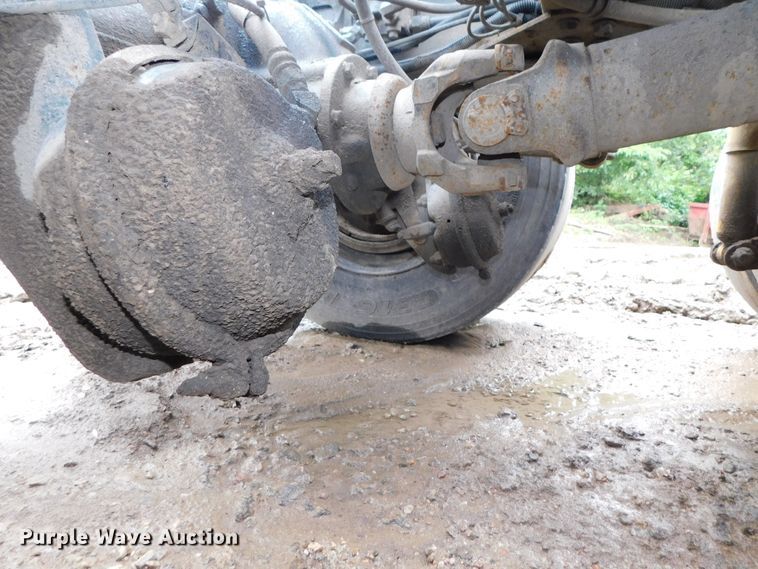 image for item DK8580 2005 International 9900i  semi truck