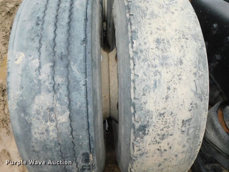 image for item DK8580 2005 International 9900i  semi truck