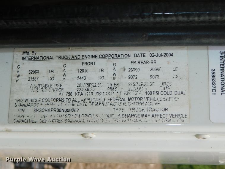 image for item DK8580 2005 International 9900i  semi truck