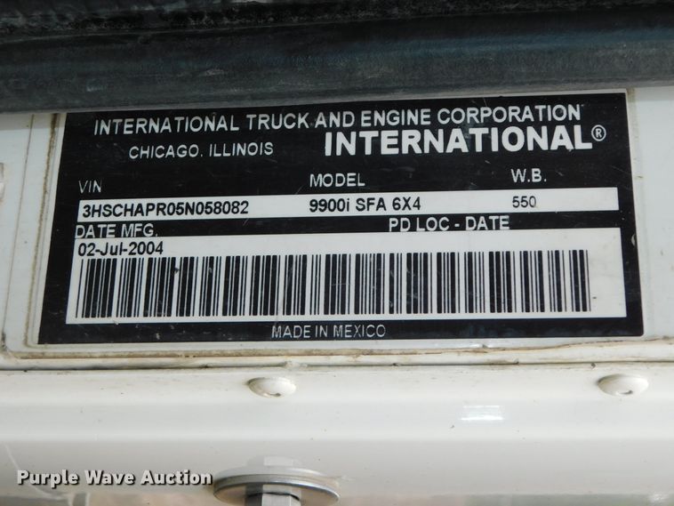 image for item DK8580 2005 International 9900i  semi truck