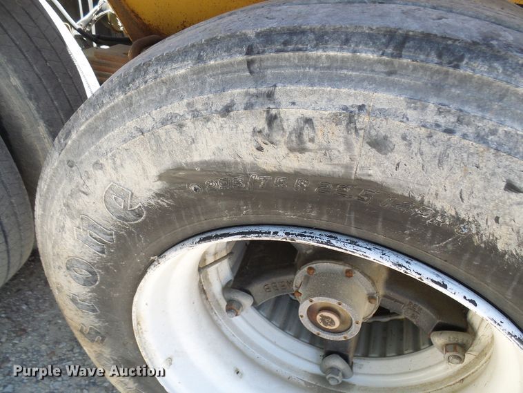 image for item DL0993 1994 Load King 2060-40-2  bottom dump trailer