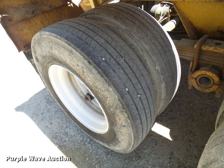 image for item DL0993 1994 Load King 2060-40-2  bottom dump trailer