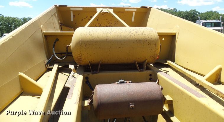 image for item DL0993 1994 Load King 2060-40-2  bottom dump trailer