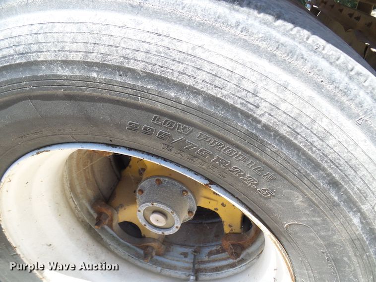 image for item DL0993 1994 Load King 2060-40-2  bottom dump trailer