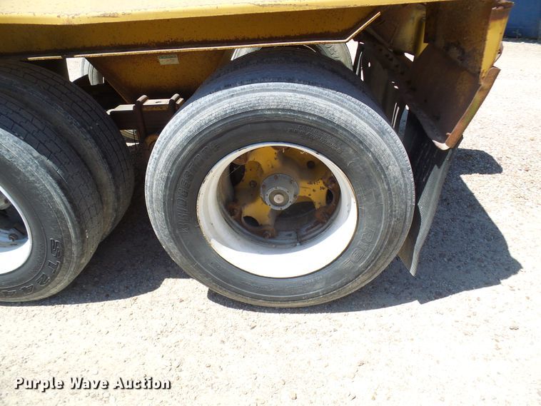 image for item DL0993 1994 Load King 2060-40-2  bottom dump trailer