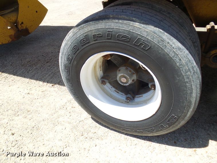 image for item DL0993 1994 Load King 2060-40-2  bottom dump trailer