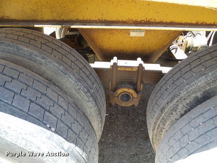 image for item DL0993 1994 Load King 2060-40-2  bottom dump trailer