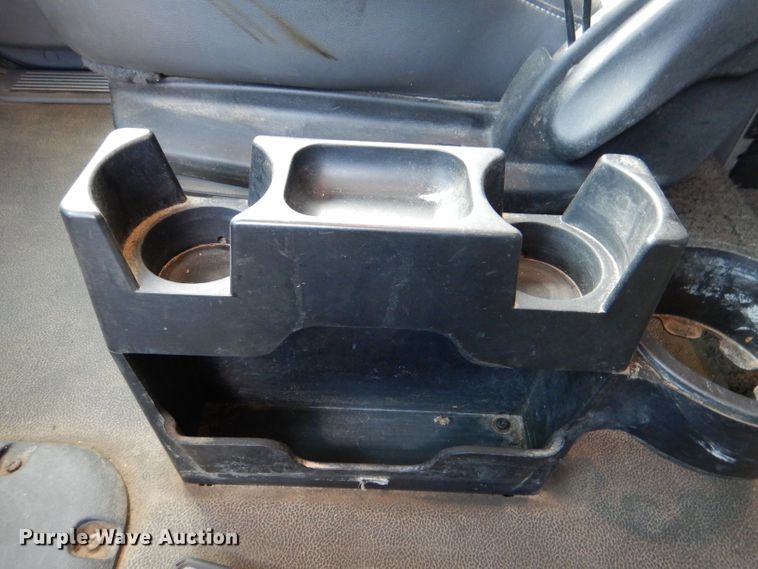 image for item DM0087 2015 Peterbilt 579  semi truck