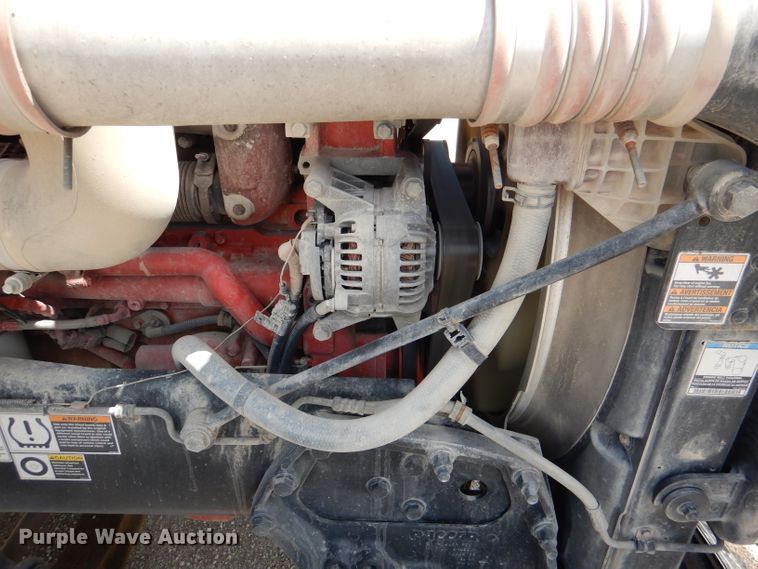 image for item DM0087 2015 Peterbilt 579  semi truck