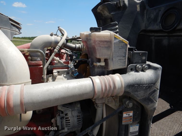 image for item DM0087 2015 Peterbilt 579  semi truck