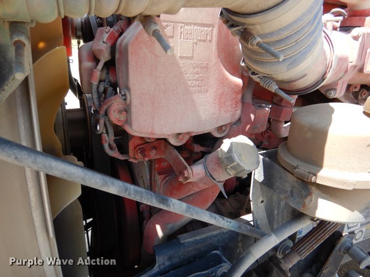 image for item DM0087 2015 Peterbilt 579  semi truck