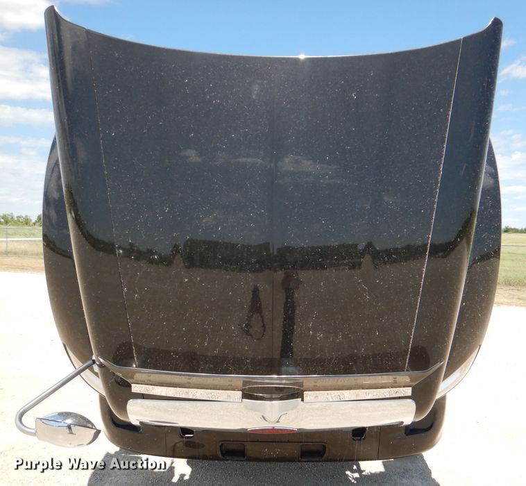 image for item DM0087 2015 Peterbilt 579  semi truck