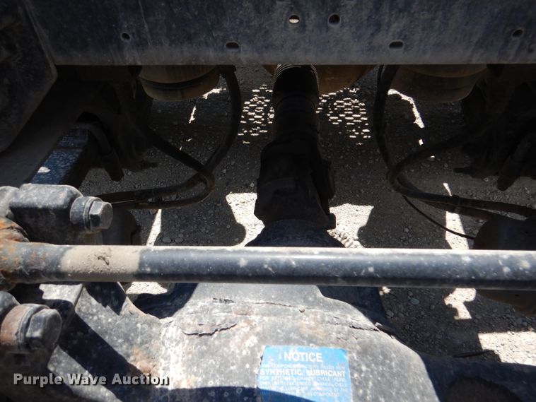 image for item DM0087 2015 Peterbilt 579  semi truck