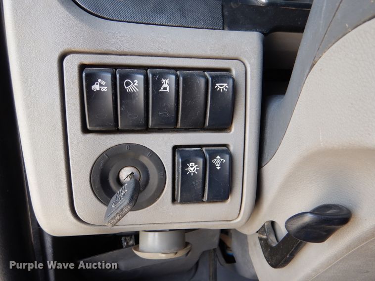 image for item DM0089 2015 Peterbilt 579  semi truck