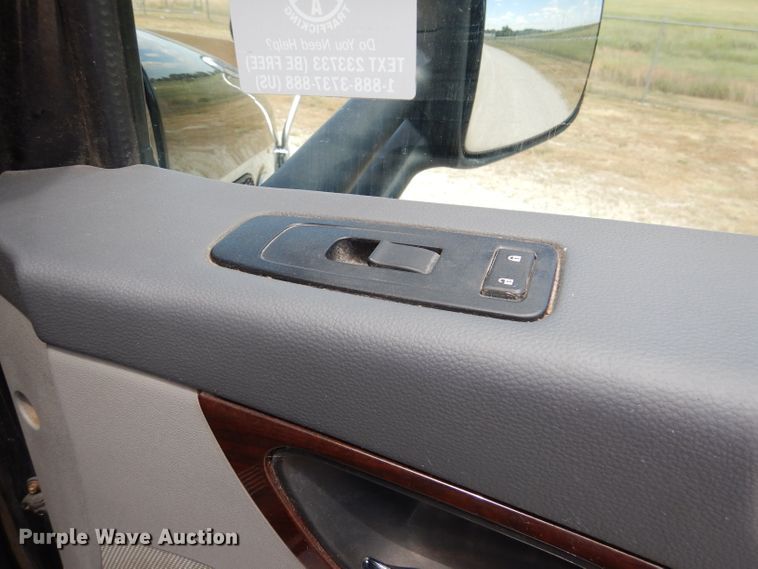 image for item DM0089 2015 Peterbilt 579  semi truck