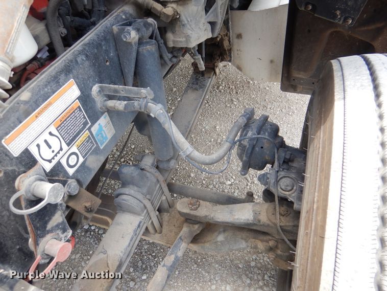 image for item DM0089 2015 Peterbilt 579  semi truck