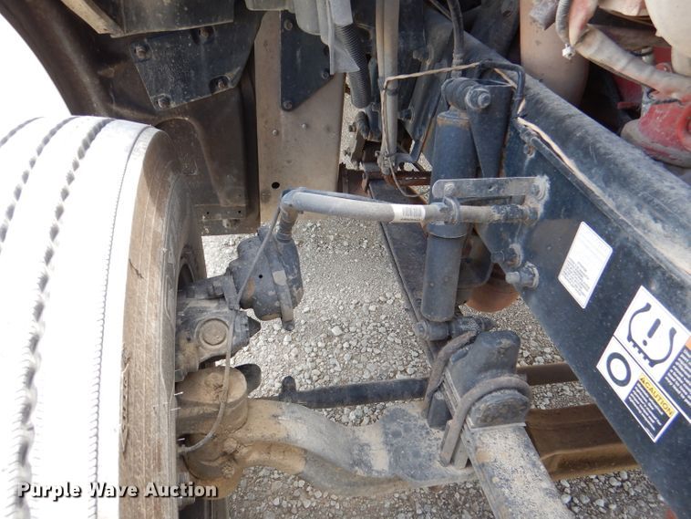 image for item DM0089 2015 Peterbilt 579  semi truck