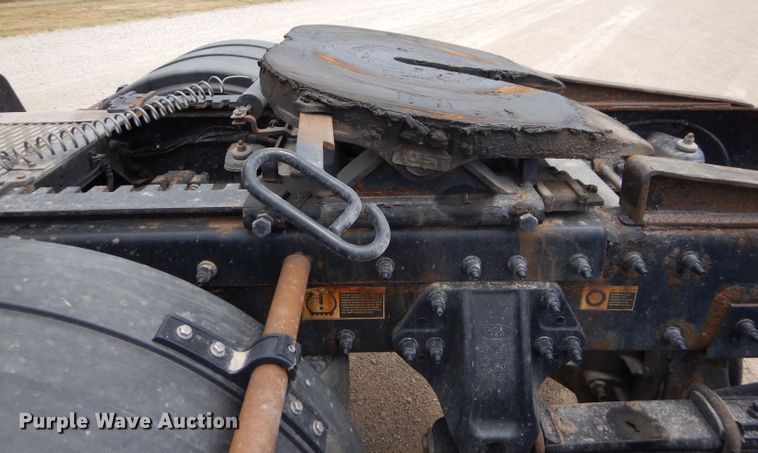 image for item DM0089 2015 Peterbilt 579  semi truck