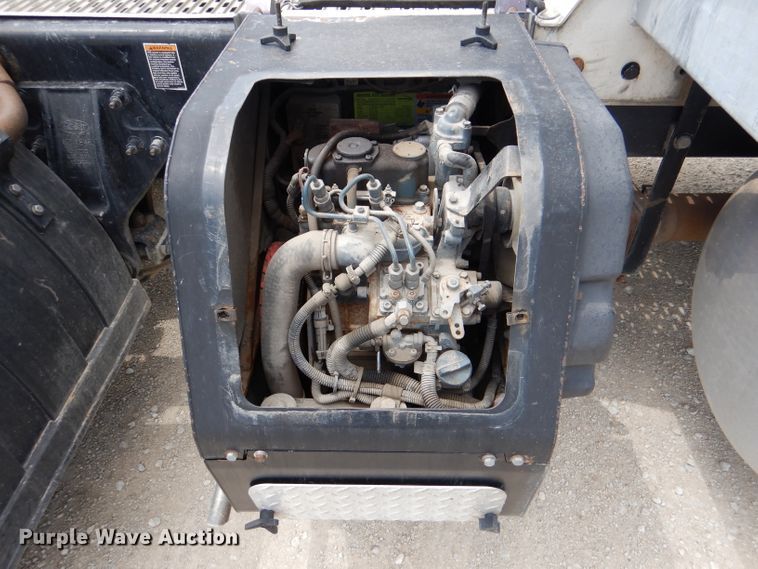 image for item DM0089 2015 Peterbilt 579  semi truck