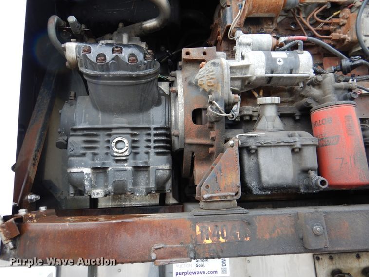 image for item DM0163 1998 Utility VS2R  refrigerated van trailer