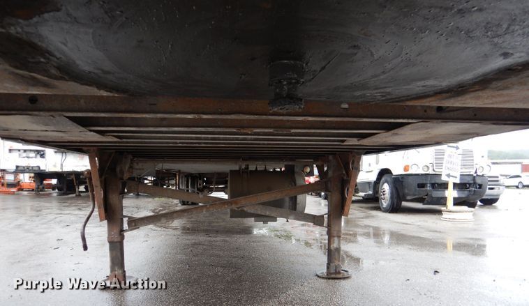 image for item DM0163 1998 Utility VS2R  refrigerated van trailer