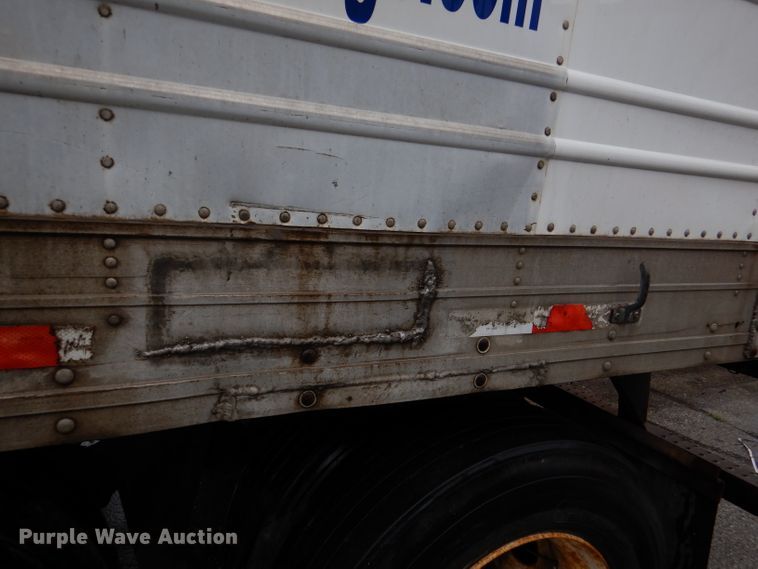 image for item DM0163 1998 Utility VS2R  refrigerated van trailer