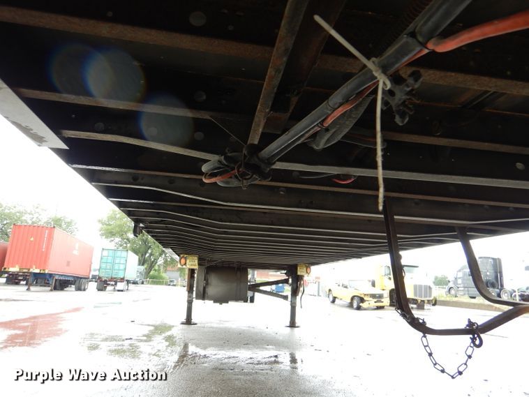 image for item DM0163 1998 Utility VS2R  refrigerated van trailer