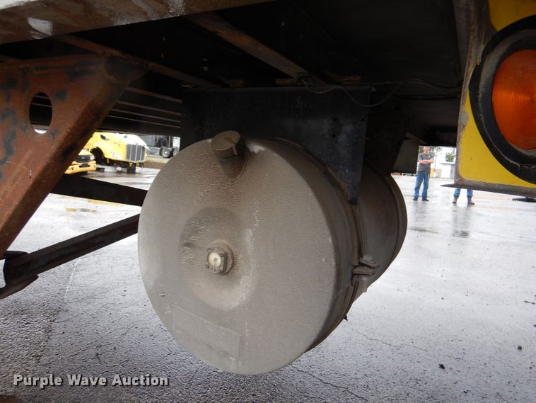 image for item DM0163 1998 Utility VS2R  refrigerated van trailer