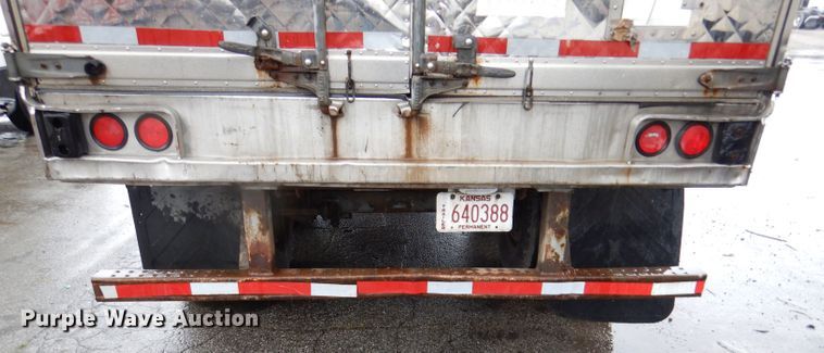 image for item DM0163 1998 Utility VS2R  refrigerated van trailer