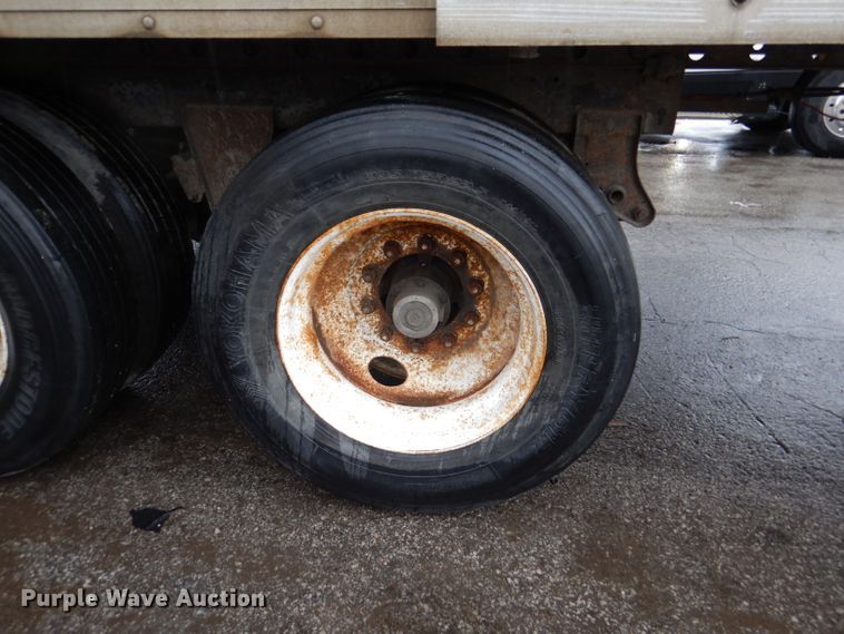 image for item DM0163 1998 Utility VS2R  refrigerated van trailer