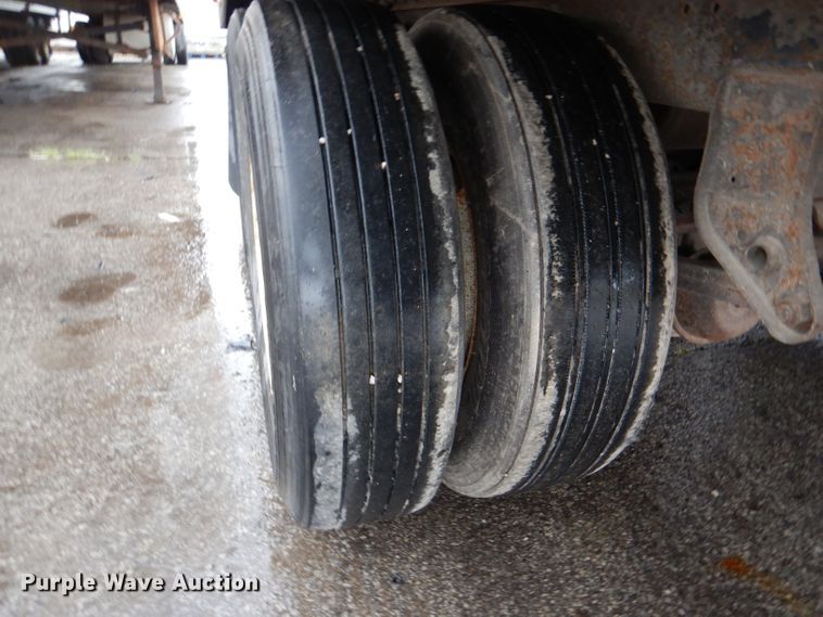 image for item DM0163 1998 Utility VS2R  refrigerated van trailer