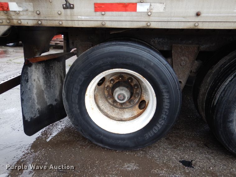 image for item DM0163 1998 Utility VS2R  refrigerated van trailer