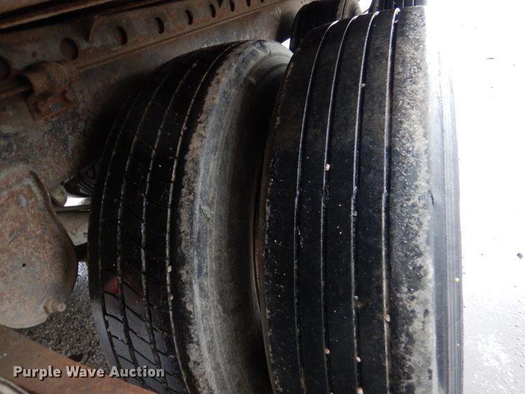 image for item DM0163 1998 Utility VS2R  refrigerated van trailer