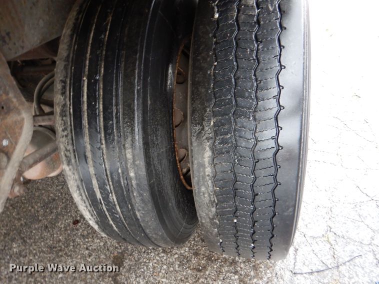 image for item DM0163 1998 Utility VS2R  refrigerated van trailer