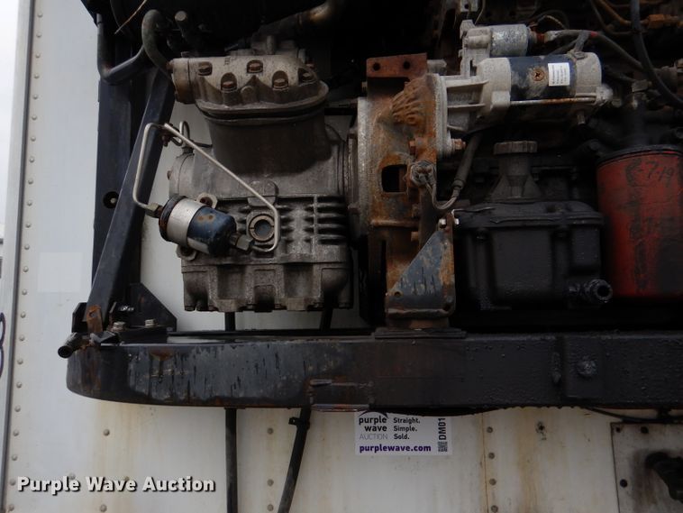 image for item DM0165 2001 Utility VS2RX  refrigerated van trailer