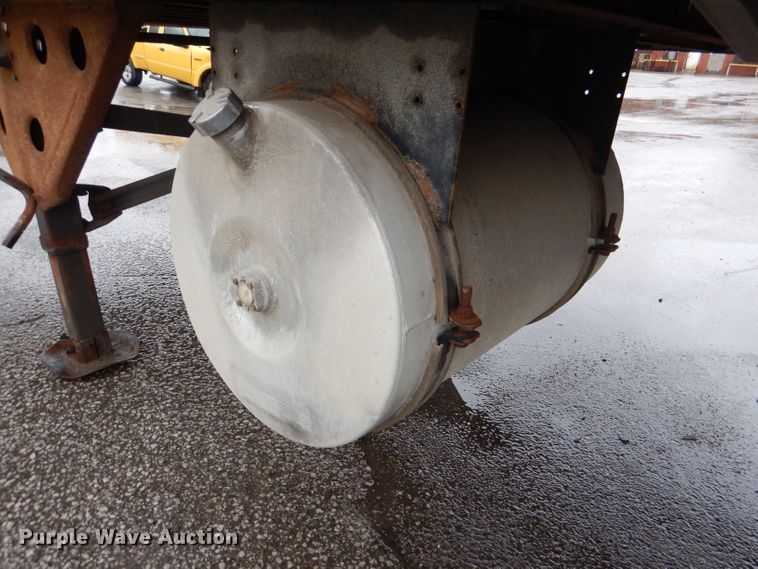 image for item DM0165 2001 Utility VS2RX  refrigerated van trailer