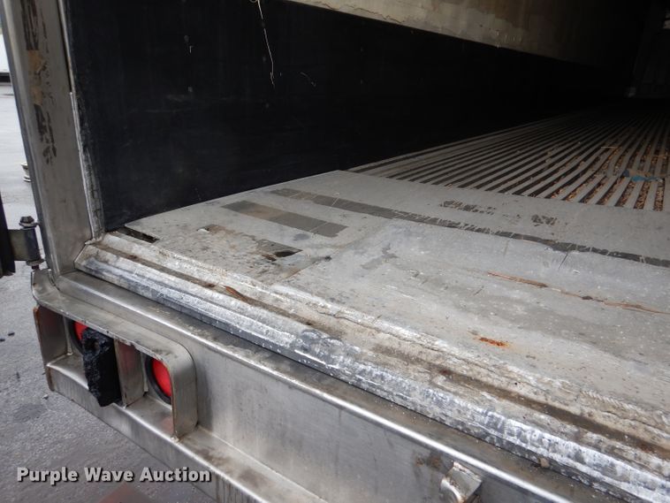 image for item DM0165 2001 Utility VS2RX  refrigerated van trailer