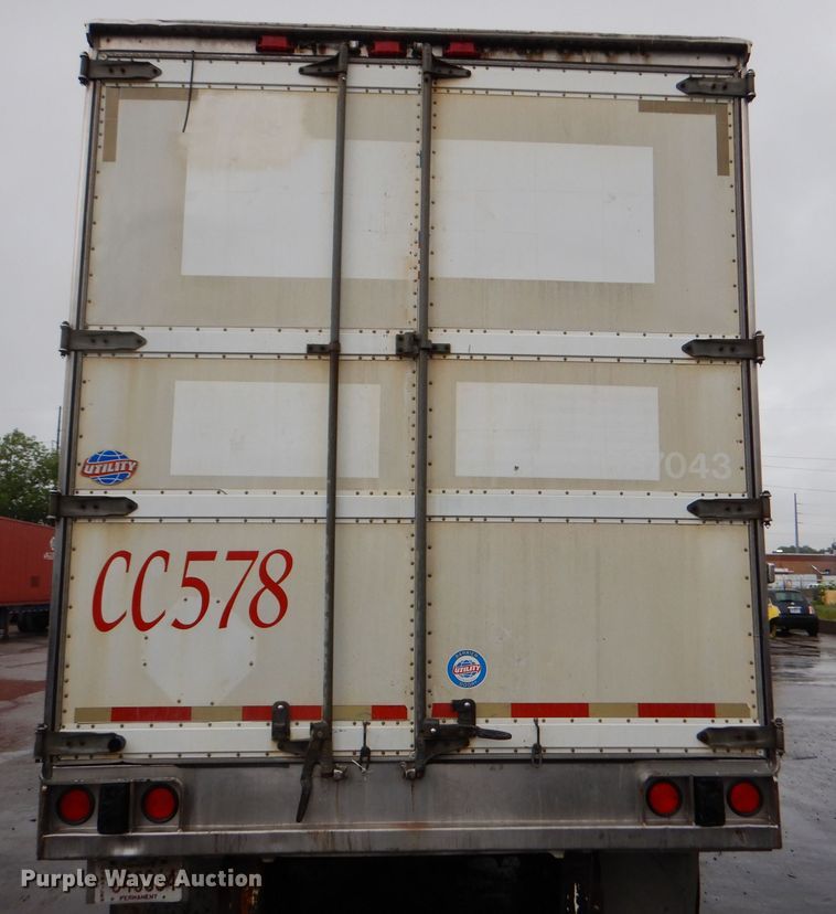 image for item DM0165 2001 Utility VS2RX  refrigerated van trailer