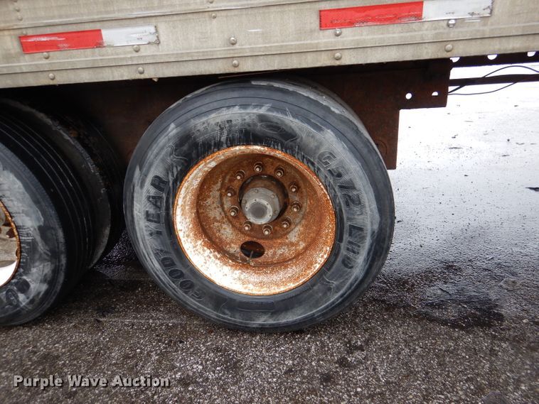 image for item DM0165 2001 Utility VS2RX  refrigerated van trailer