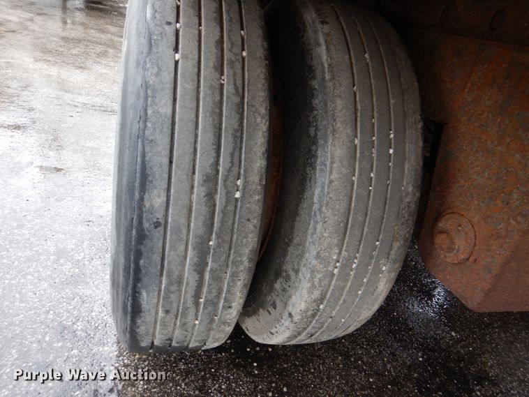 image for item DM0165 2001 Utility VS2RX  refrigerated van trailer