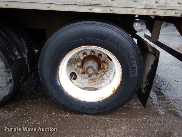 image for item DM0165 2001 Utility VS2RX  refrigerated van trailer