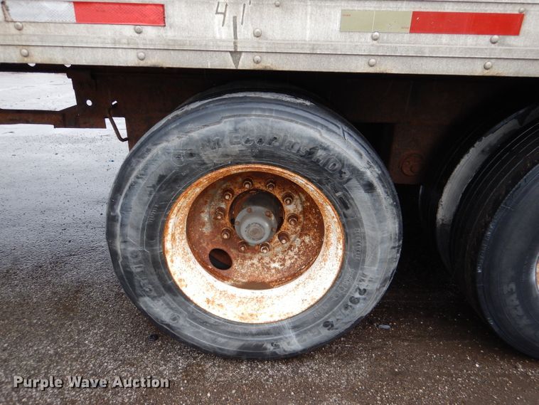 image for item DM0165 2001 Utility VS2RX  refrigerated van trailer