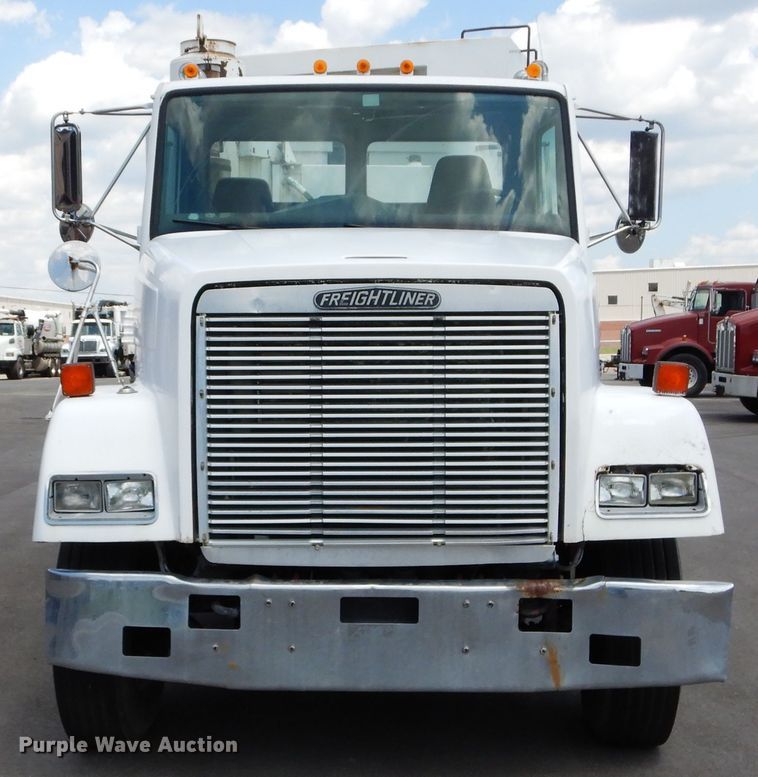image for item DM4318 1994 Freightliner FLC  vacuum truck