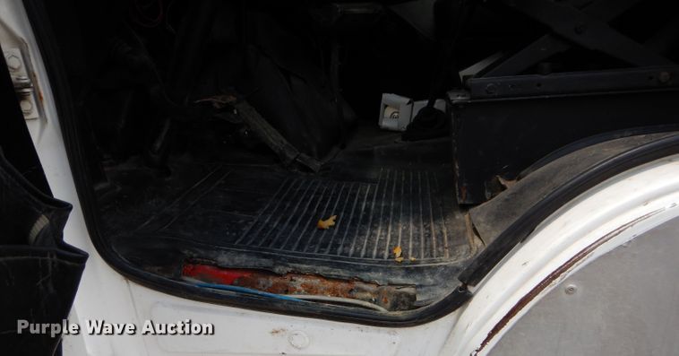 image for item DM4318 1994 Freightliner FLC  vacuum truck