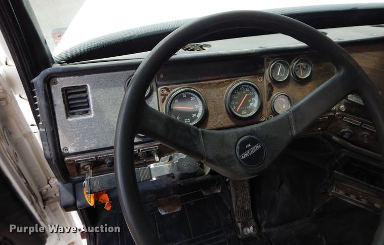 image for item DM4318 1994 Freightliner FLC  vacuum truck