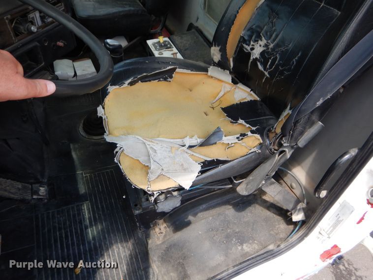 image for item DM4318 1994 Freightliner FLC  vacuum truck